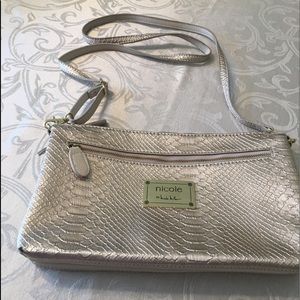 🎁Nicole Miller Natalie Reversible Clutch Crossbod